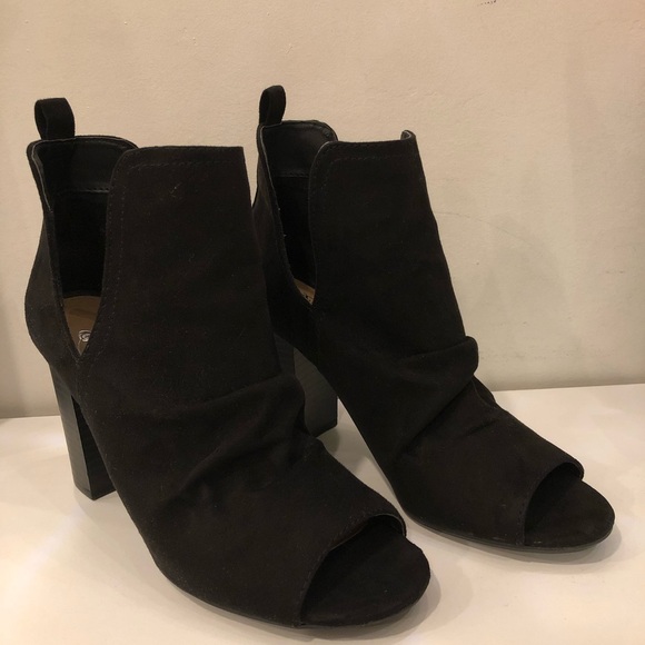 Great condition black heels !! - Picture 2 of 5